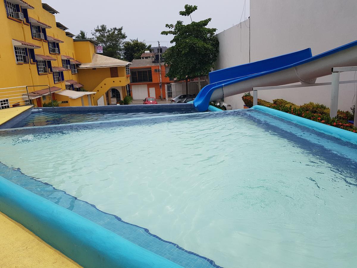 Hotel Bahia Ixtapa  Exterior photo